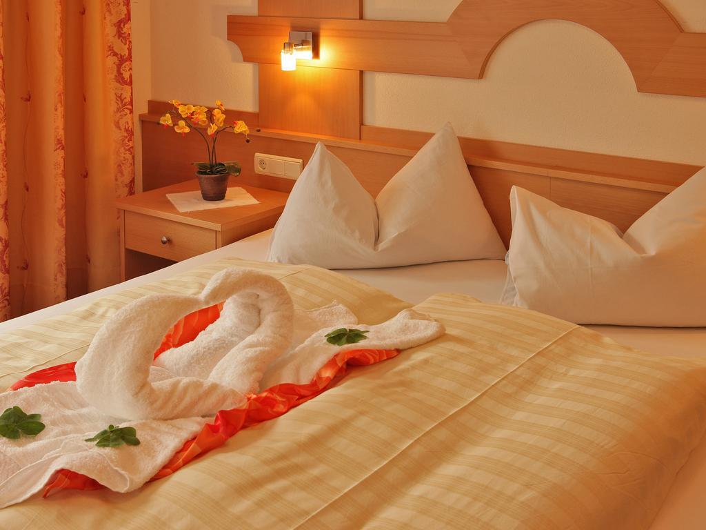 Hotel Gisserhof Ahrntal Стая снимка